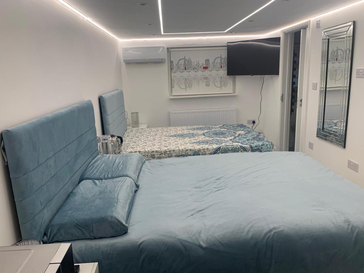 Air Conditioned Modern Double Bed Room With Private Attached Bathroom - Free Parking - Near London Heathrow Airport & Southall Broadway Exteriér fotografie